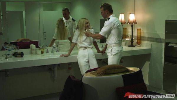 Blonde-haired slut Jesse Jane gets fucked by horny pilot - xtits.com on pornsfind.com