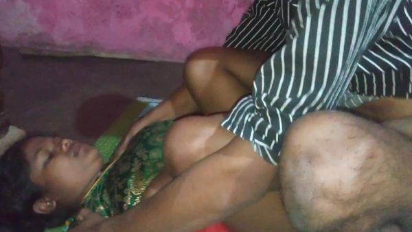 Enjoy watching uncut scene named : Indian Desi Hot Bhabhi Devar Ke Room Me Chud Gai Indian Hardcore Sex Clear Audio Aavaj Me Nxxx Video - Devar Bhabhi