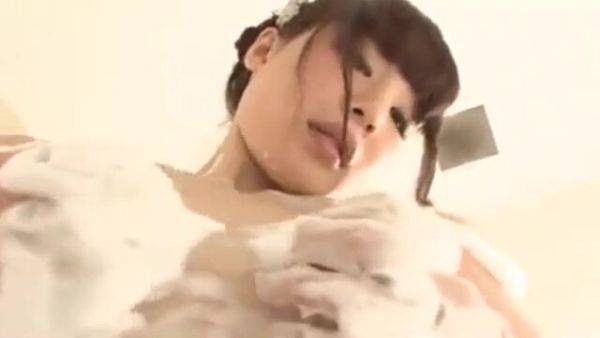 Play the full movie titled : 04653,A female voice leaks out in pleasure