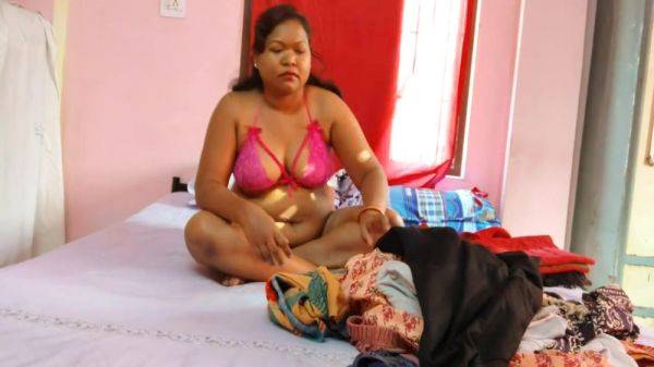 Stream this full clip called : Indian Housewife Sexy Show 31