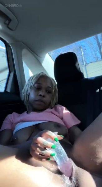 Watch this hardcore movie of : Cinnamon stackz - Backseat