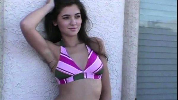 Stream uncensored video titled : So Hot Christine Photoshoot