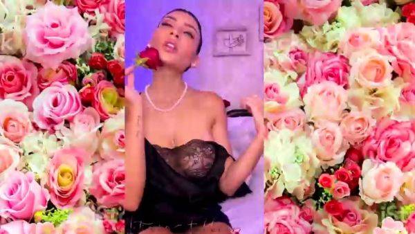 Enjoy watching the uncensored video of : letizia_fulkers Chaturbate nude webcams