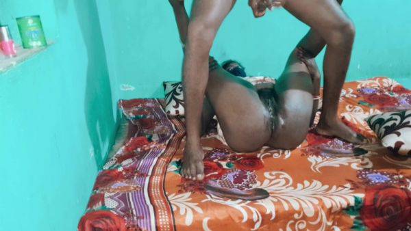 Play this complete scene titled : Usha Bhabhi Ko Uske Ex Boyfriend Ne Mote Lund Me Tel Laga Kar Choda Sali Randi Usha Bhabhi Chikhne Chilane Lagi