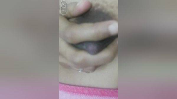 Play uncensored video of : School Girl Showing Full Nude