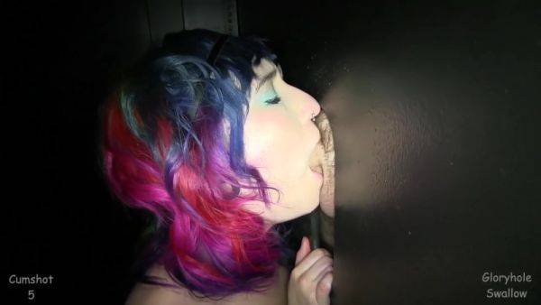 Natalies 2nd Glory Hole Visit - videomanysex.com on pornsfind.com