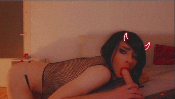 View the uncensored clip : Alt Girl Takes Her Time