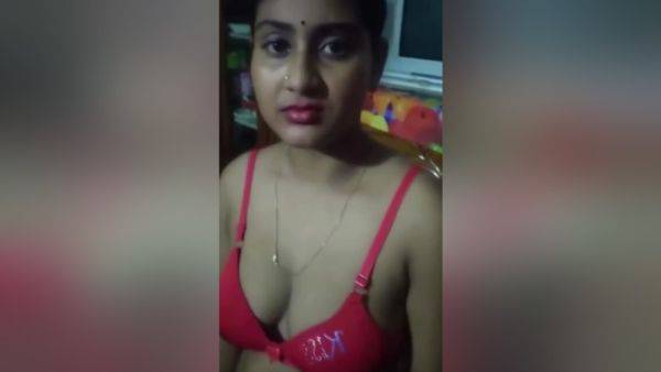 Rajasthani Bahu Desi Stepdaughter Showing Her Big Boobs And Press Stepfather Indian Latina Body Beautiful Night With Simmpi - desi-porntube.com - India on pornsfind.com