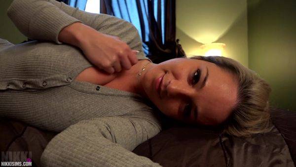 Play HD scene called : Nikki Before Snaps