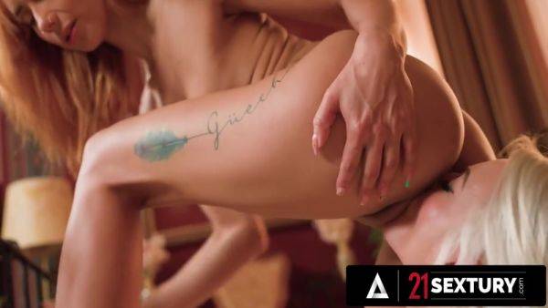 Play this complete scene titled : Zazie Skymm And Veronica Leal - Hottest Lesbian 69 With Gorgeous Babes And