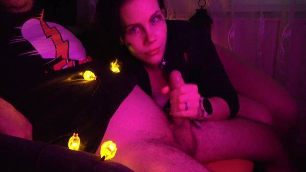 Stream the HD clip : Sexy Vampire Anna Gets Fucked And Gets An Oral Creampie And Cumshot On Halloween