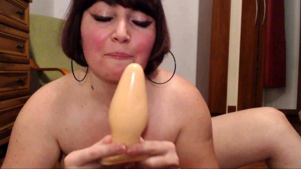 Play the uncensored movie : Kinky moist taco brunette anal toy play during masturbating