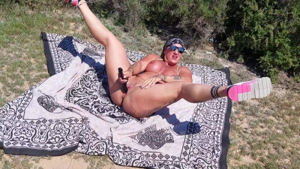 Watch the uncut clip of : A Good Bitch Fucked On The Beach