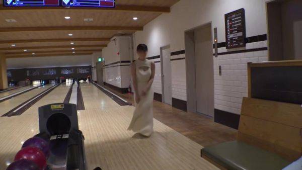 Stream uncut clip titled : 0001771_巨乳のスレンダー日本の女性が腰振り騎乗位する素人ナンパのハメハメ