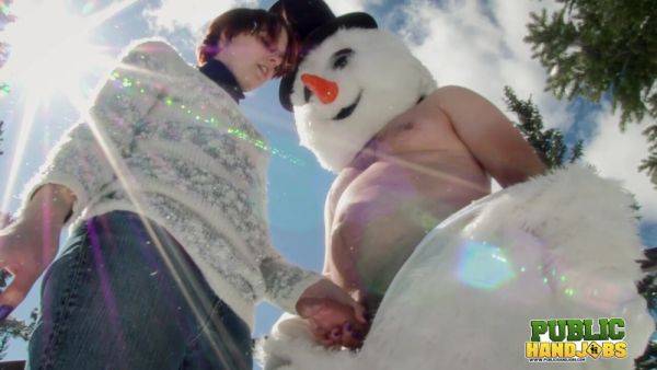 Stream full video of : Public Handjobs Brandi de Lafey Strokes A Snowman