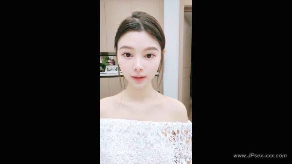 Enjoy watching this uncut scene titled : chinese teens live chat with mobile phone.966