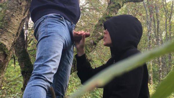 Play the hardcore scene of : Blowjob And Swallow In The Forest