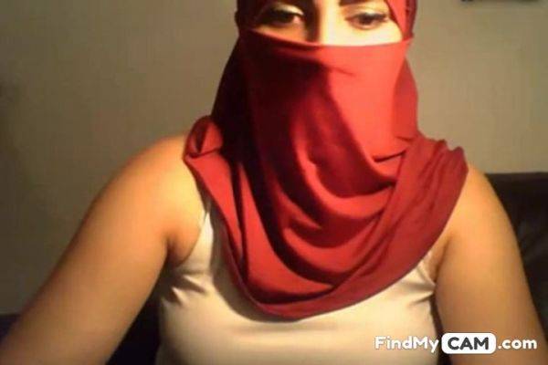 Hijab Wearing Girl Flashes Tits Ass And Pussy - hclips.com on pornsfind.com