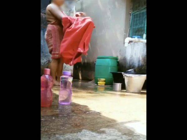 Stream the complete video called : Bihari Ladki Outdoor Mms Video