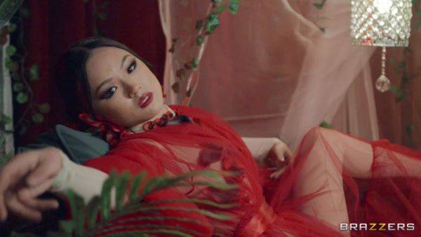 Stream hardcore video : Lulu Chu wraps her lips and pussy around lover's cock