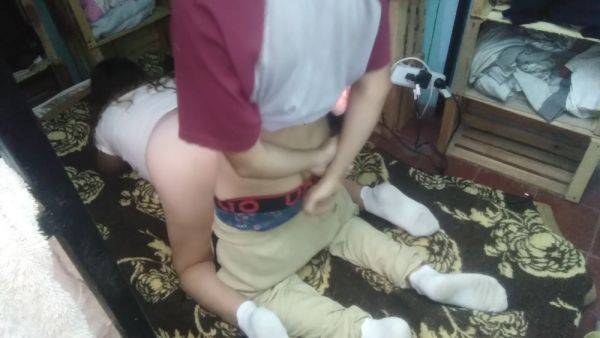 Stream complete scene : Mi Esposo Me Coge De Perrito Con Mi Tanga Abierta Bien Rico