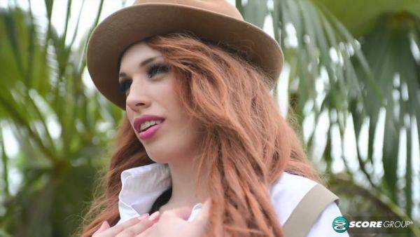 Stream uncut scene of : Busty bird-watching