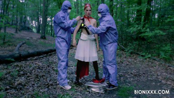 Stream full movie : Little Red Riding Bot By