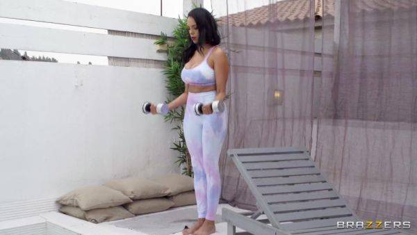 Stream the uncensored movie : Busty Latina babe slides on big cock with her soaking pussy