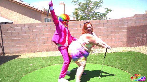 Stream the hardcore video called : Julie Ginger In Gibby The Clown Fucks At The Garden