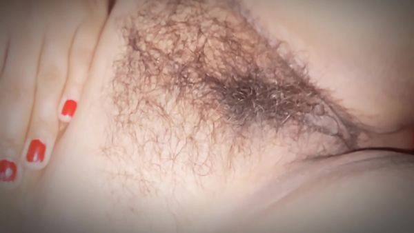 Play full clip of : Sunita Bhabi Hairy Pussy Gets Wet