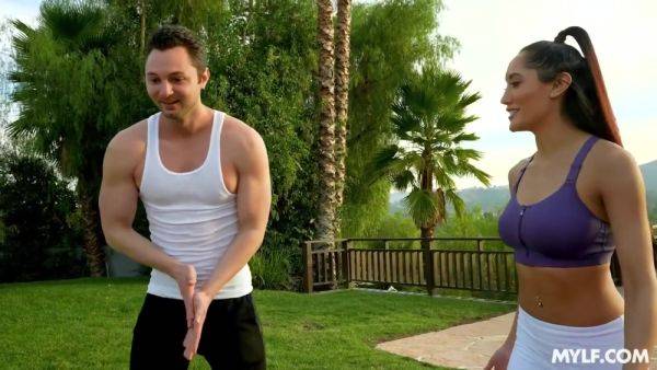 Enjoy watching the HD scene titled : 200 Squat Challenge - MYLF