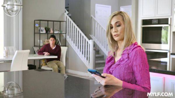 Watch this uncut clip : Right Place Right Time - MYLF