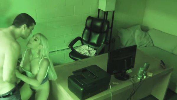 Play this HD clip of : ramon nomar abella danger - squirt surge - reality kings