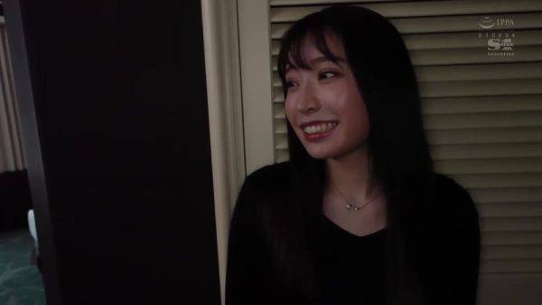 View HD clip titled : CQYW475 Awesome Asian cooooool BABE