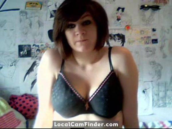 Watch uncut video named : Webcam Girl Have Fun