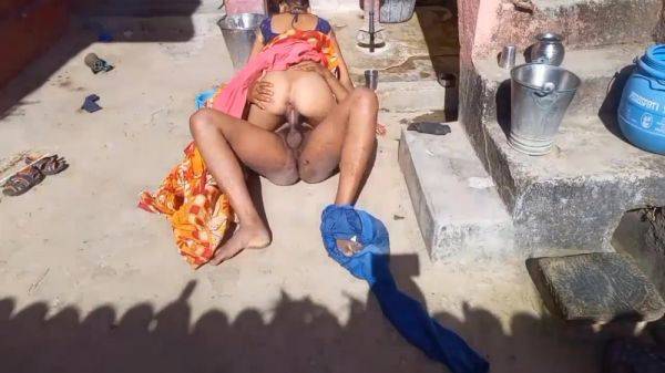 Deshi Village Bhabhi Outdoor Hindi Sex - txxx.com on pornsfind.com