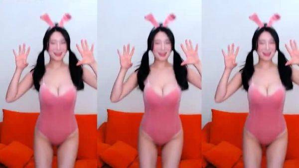 Watch this HD scene named : Japanese babes in weird fucking contest with horny Asian men