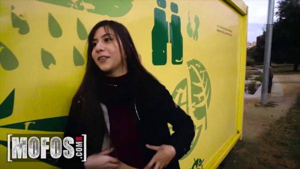 Stream HD video called : Anya Kray gets her tight ass drilled in public while getting a facial in the morning