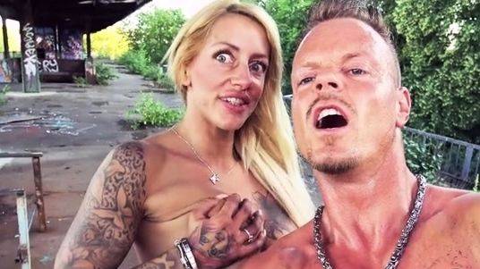 Enjoy watching full movie called : Hitzefrei - Mouthy FitXXXSandy fucked outdoors in crazi