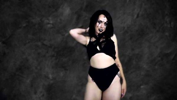 Play the complete video titled : Kendall Olsen - Bow To Your God