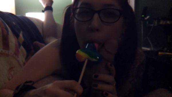 View this hardcore movie : Lollipop Blowjob