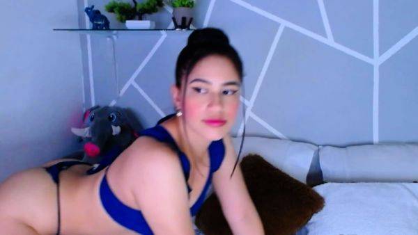 Stream the complete clip : Curvy Woman With Her Arouse Pussy On Cam