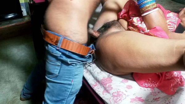 Stream this full video : Train Line Par Mili Ladki Ko Ghar Lakr Chuda - Bengali Girl Xxx Fucking