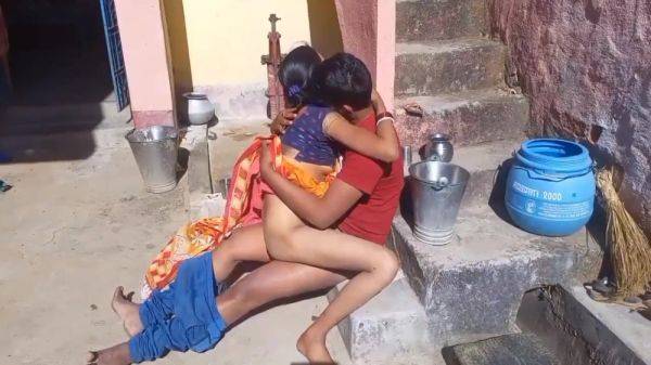 Watch uncut video called : Muskan Bhabhi Outdoor Hindi Sex
