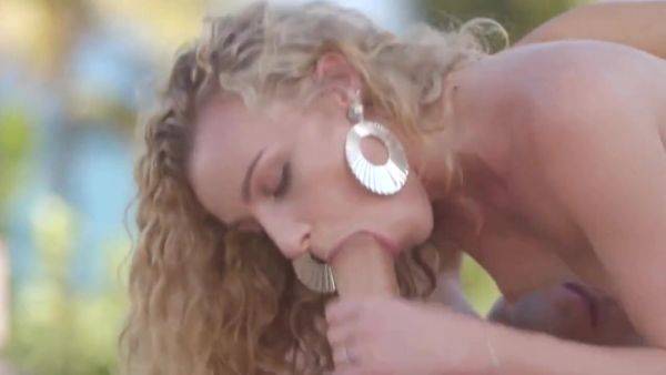 Watch hardcore clip titled : swinging couple living their best lives