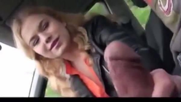 View this full video called : Plaisirs En Voiture