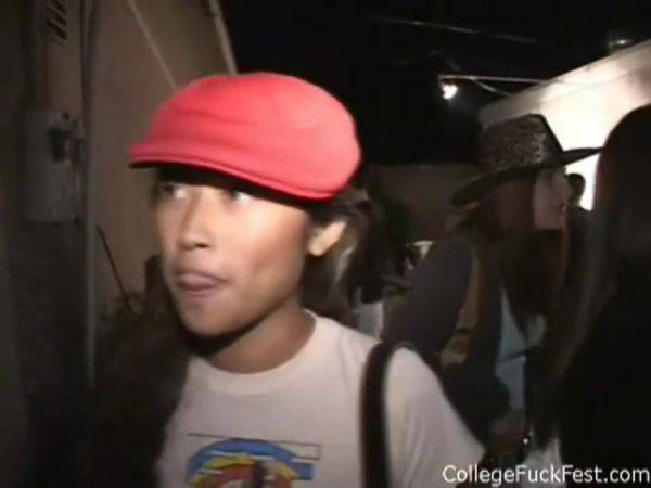 View HD clip named : College threesome teen getting pussy fucked