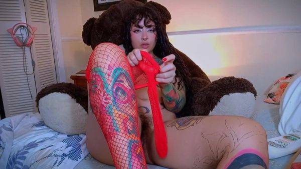 Play this uncensored video : I Wear Red Pantyhose For Step Daddy And Twerk On His Face