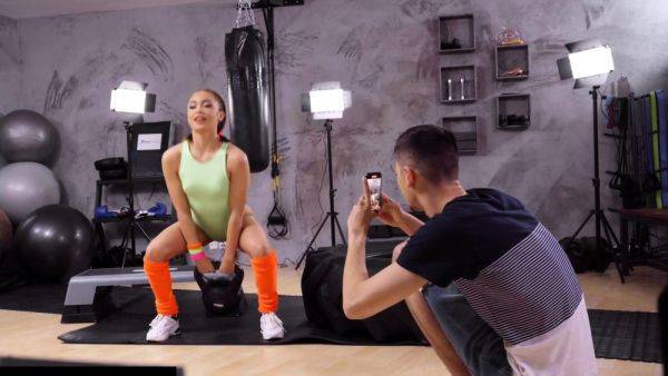 Fitness Rooms Influencer fucks and sucks big dick in gym - drtuber.com - Czech Republic on pornsfind.com