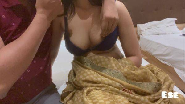 Enjoy watching this HD video titled : Apni Gf Ki Chudai Ki Uske Sasural Mein Shaadi Ke Baad